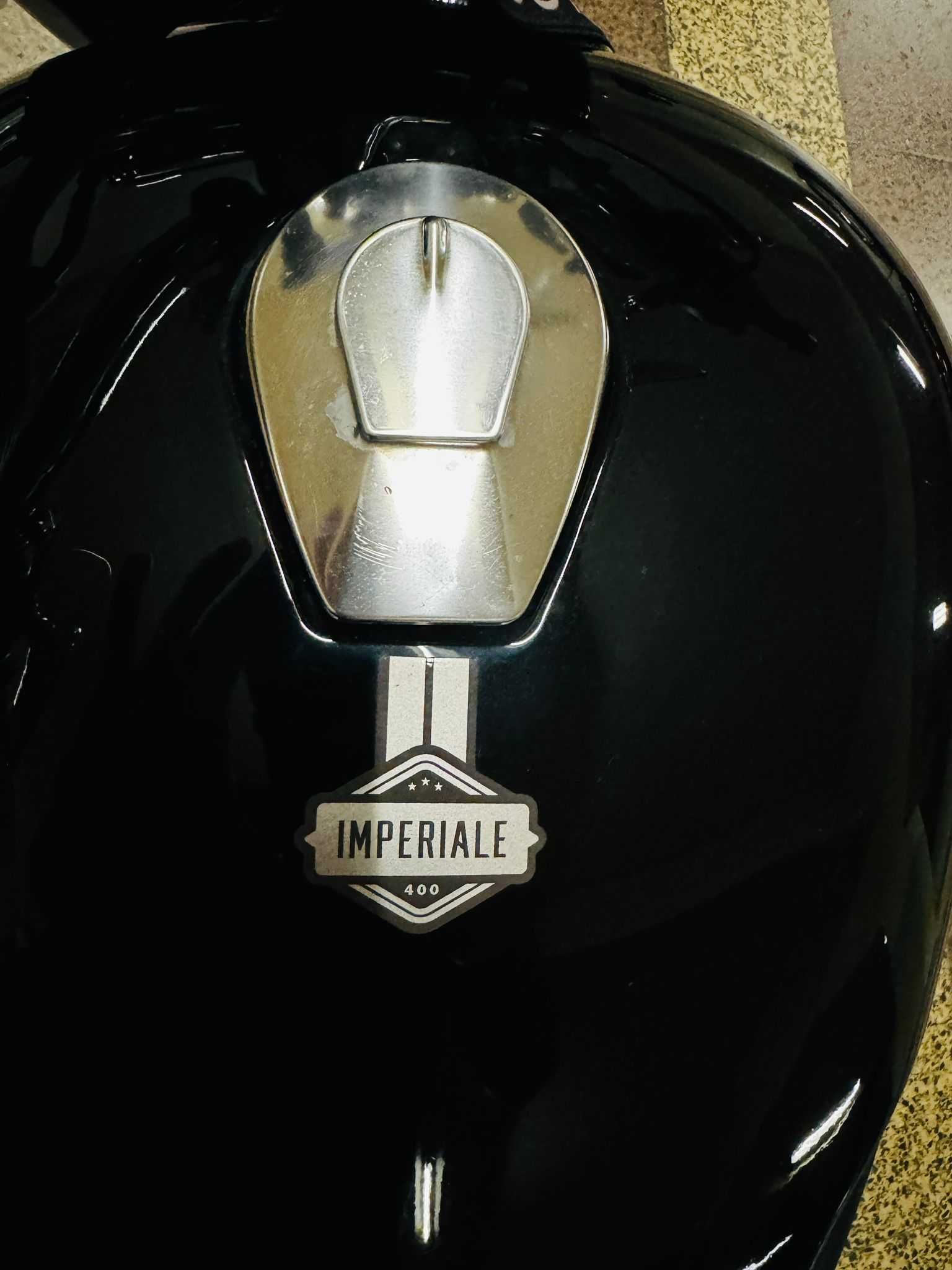 Benelli Imperiale 400cc Preta + 2 capacetes