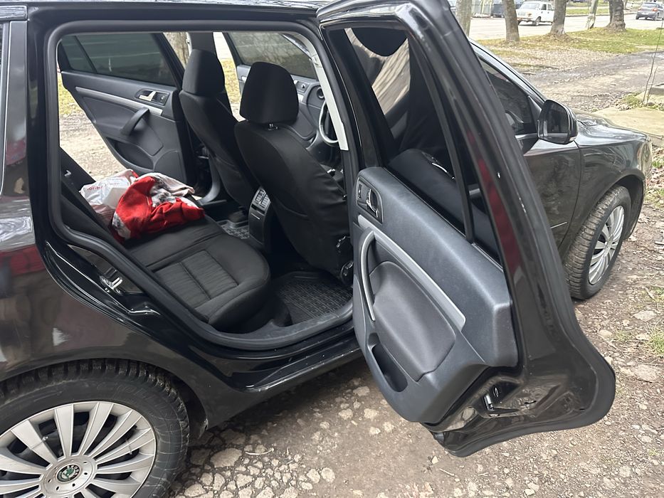 Шкода октавіа A5 невеличкий торг на місці при огляді
