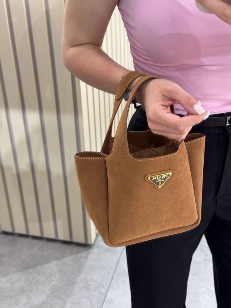 Сумка Prada в коробці коричнева