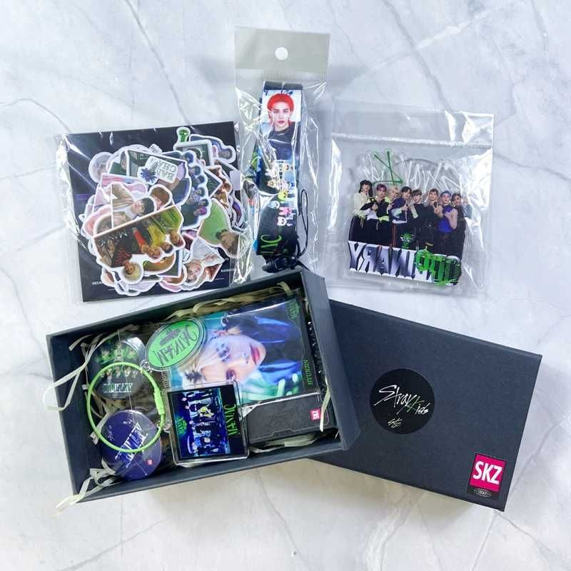 Kpop Stray Kids Gift Box Photo Cards, Stickers entre outros