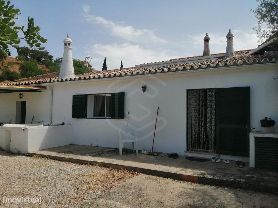 Moradia geminada V3 recuperada, Loulé Algarve