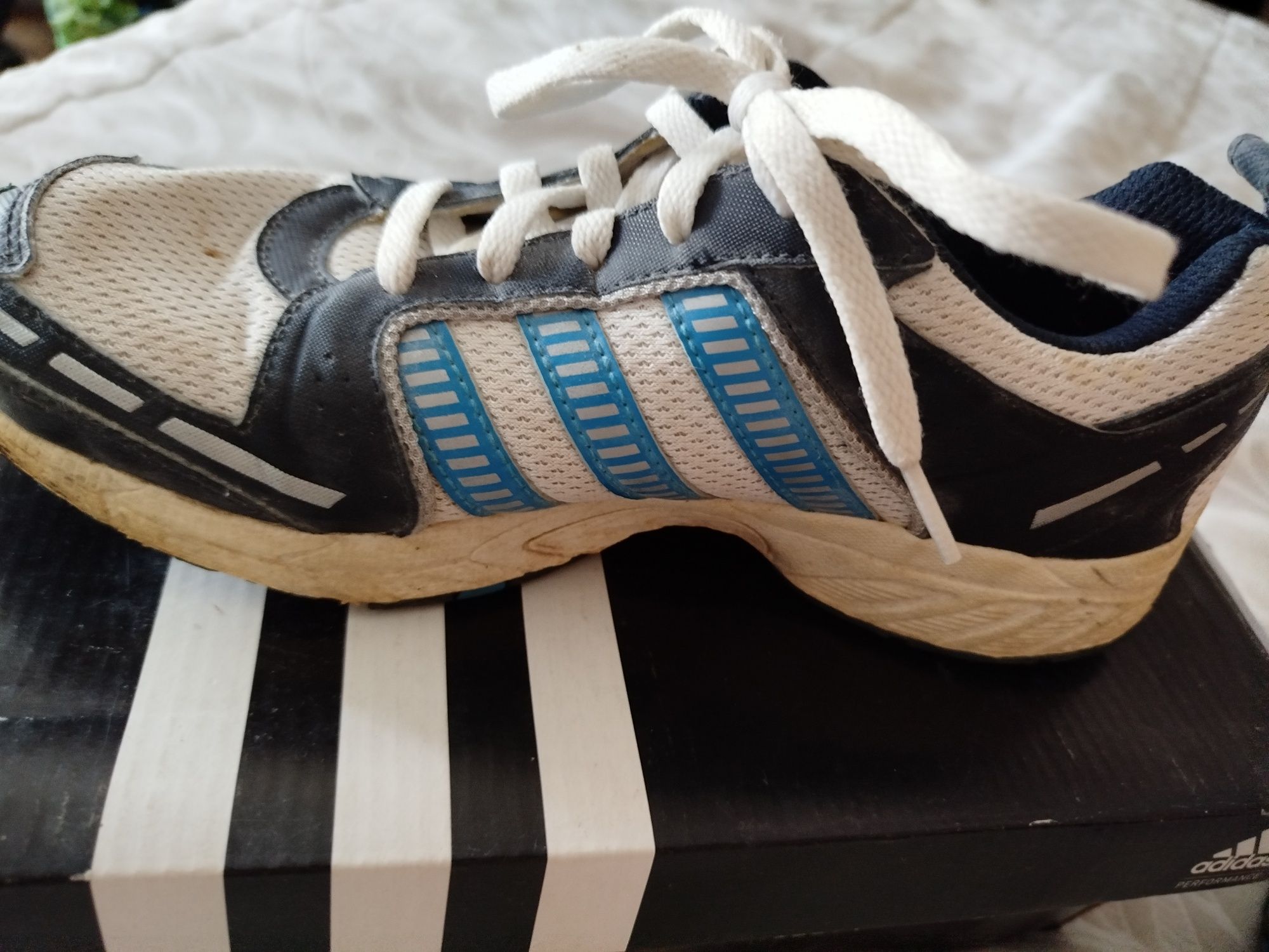 Tênis adidas como novos