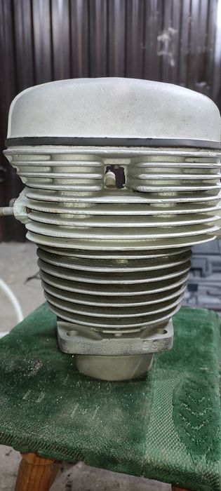 Piaskowanie, szkiełkowanie, czyszczenie małych elementów.