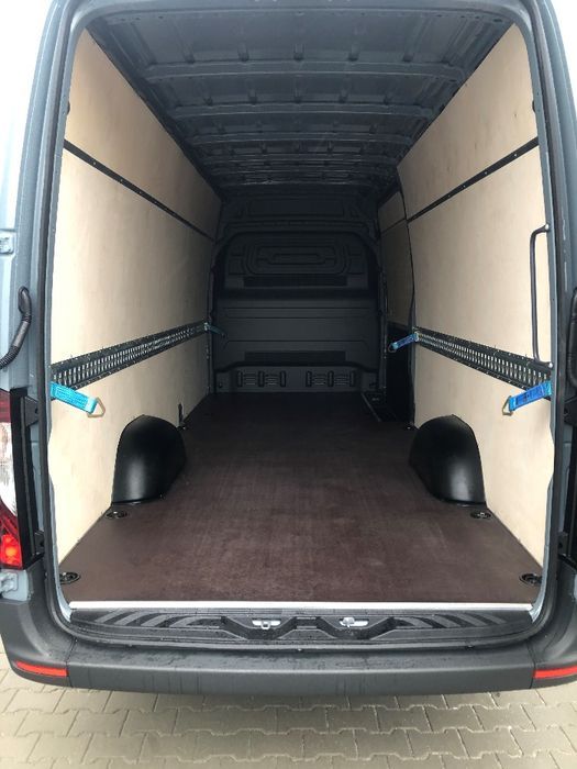 Mercedes Sprinter L4H2 Obicie wnętrza