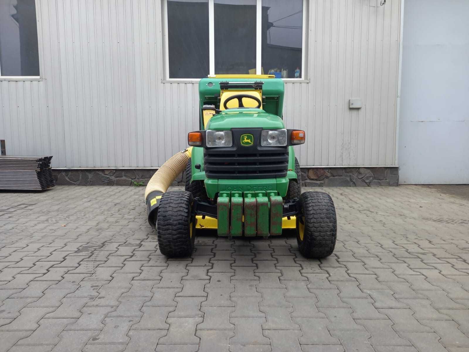 Profesjonalna kosiarka traktorek z koszem John Deere X495