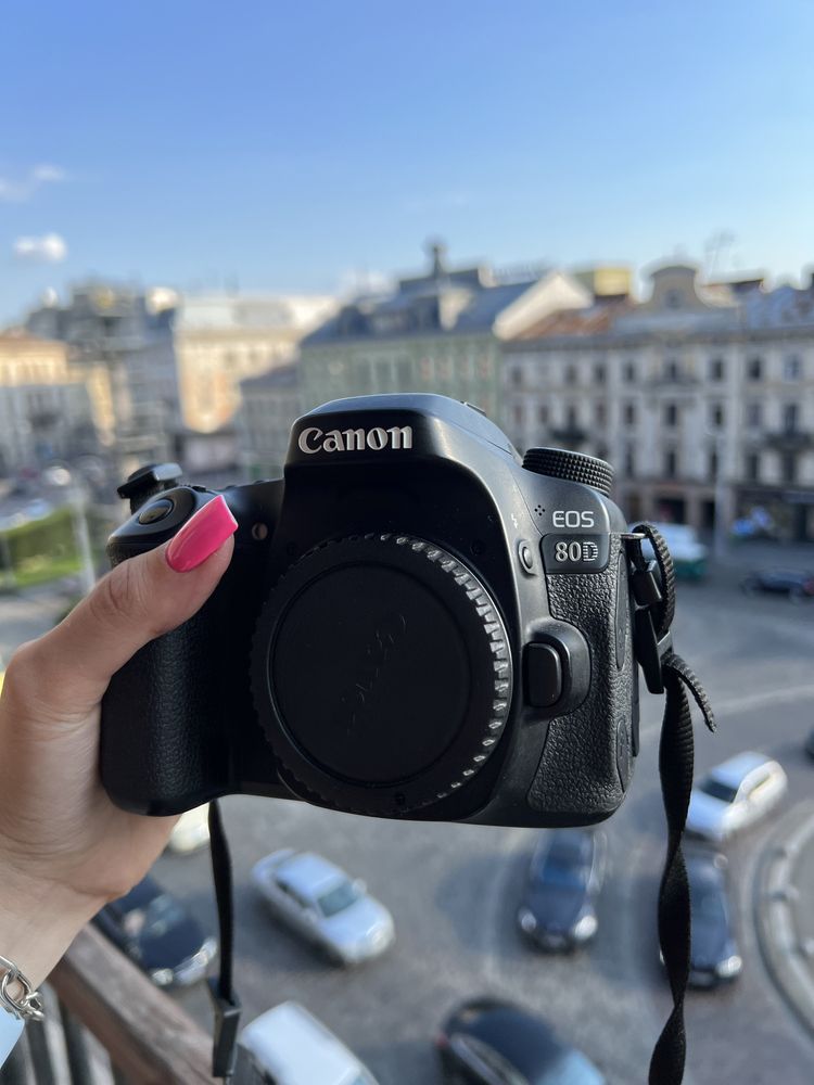 Фотоапарт Canon 80D + обʼєктив 18-135mm (ПОДАРУНОК ОБʼЄКТИВ 50mm)