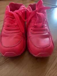 Neonowe buty dla dziewczynki Born2be