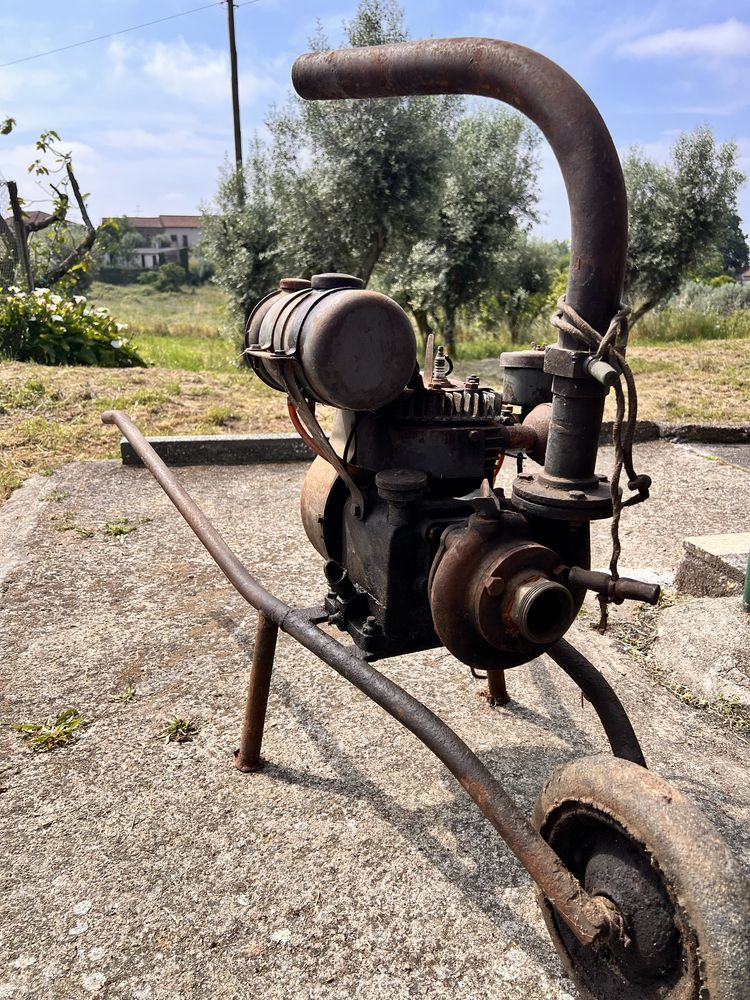 Antiguidade Motor de Rega Pachancho com cerca de 50 anos