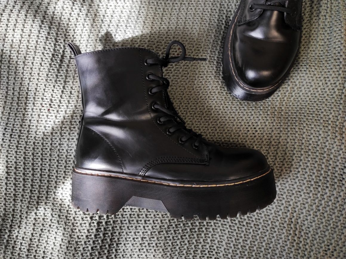 Берці / черевики жіночі під dr.martens