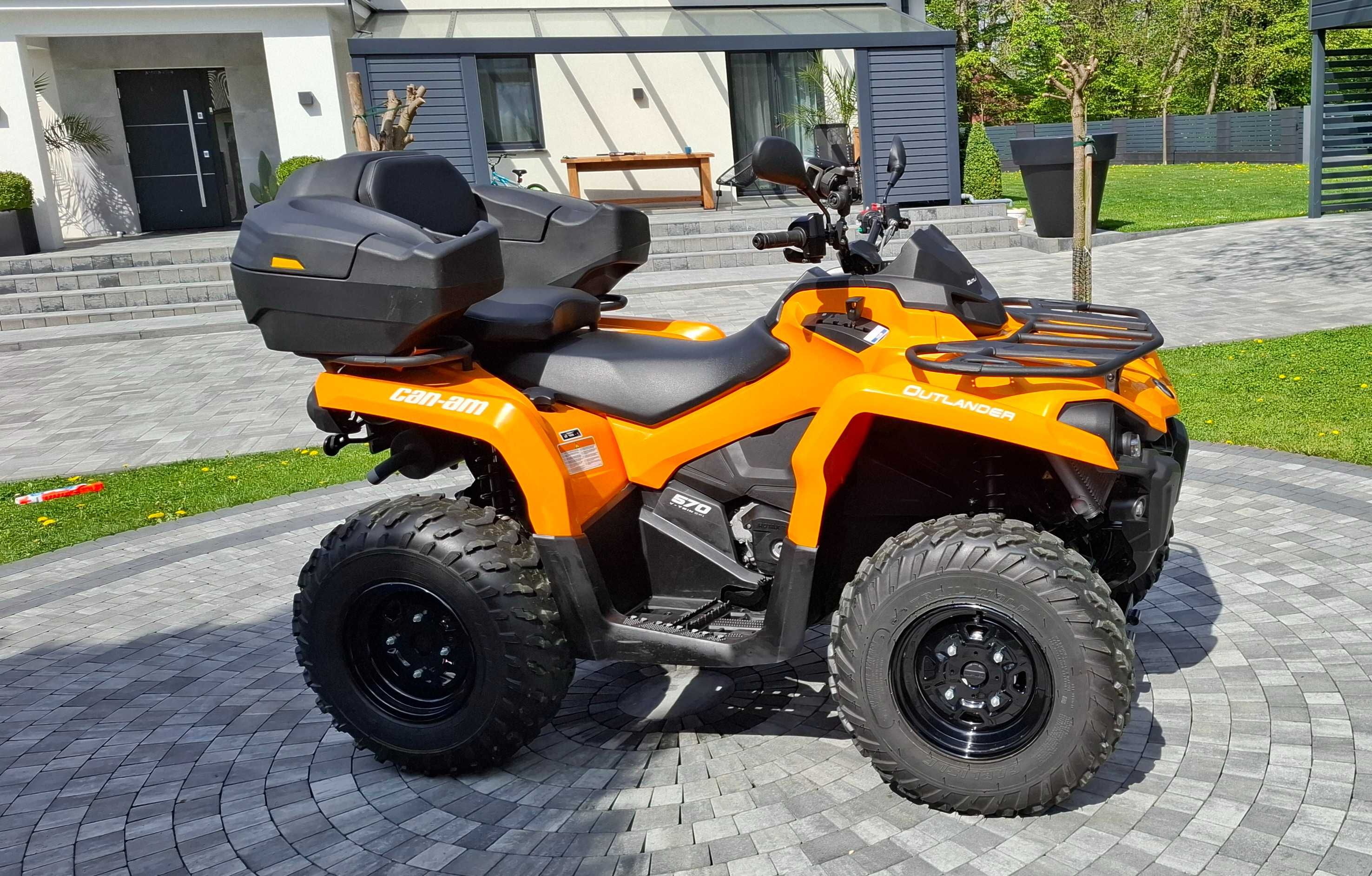 Quad CAN-AM OUTLANDER 570 V-twin, 2021 r.