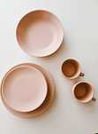 Conjunto de pratos rosa
