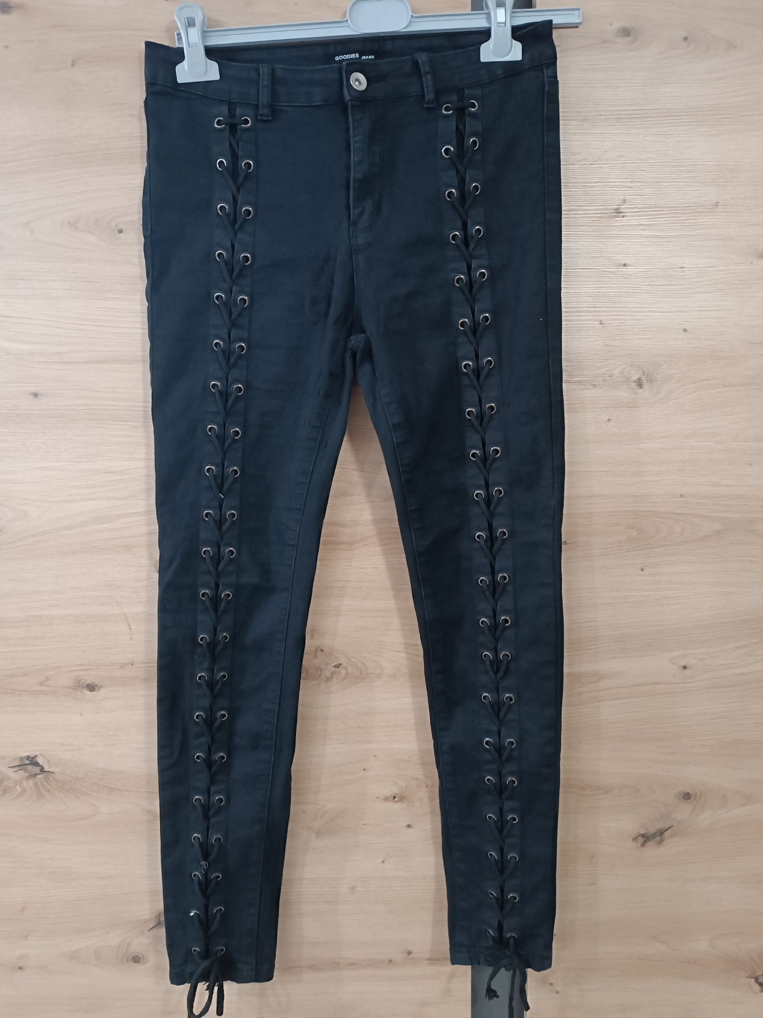 Spodnie damskie czarne sznurowane goodies jeansy M