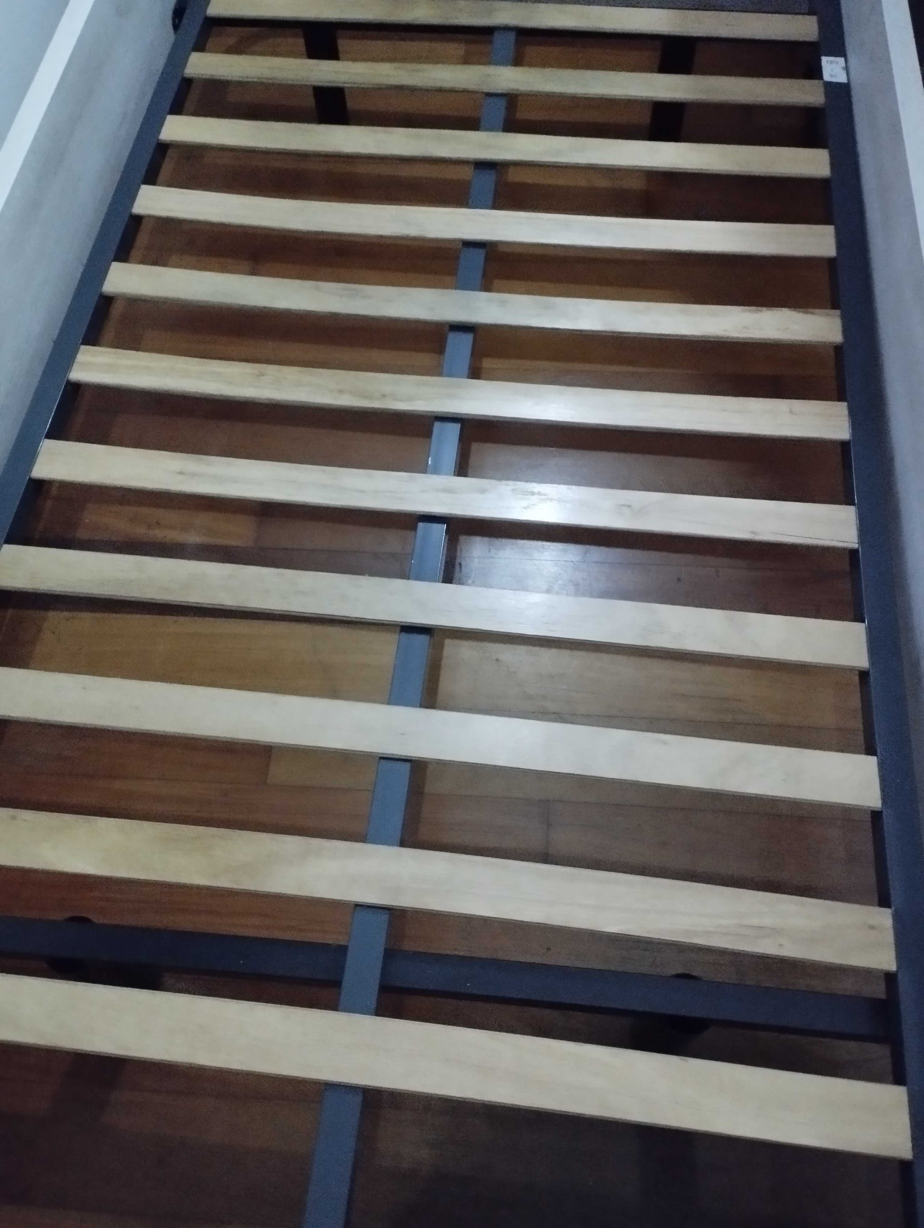 Cama de solteiro