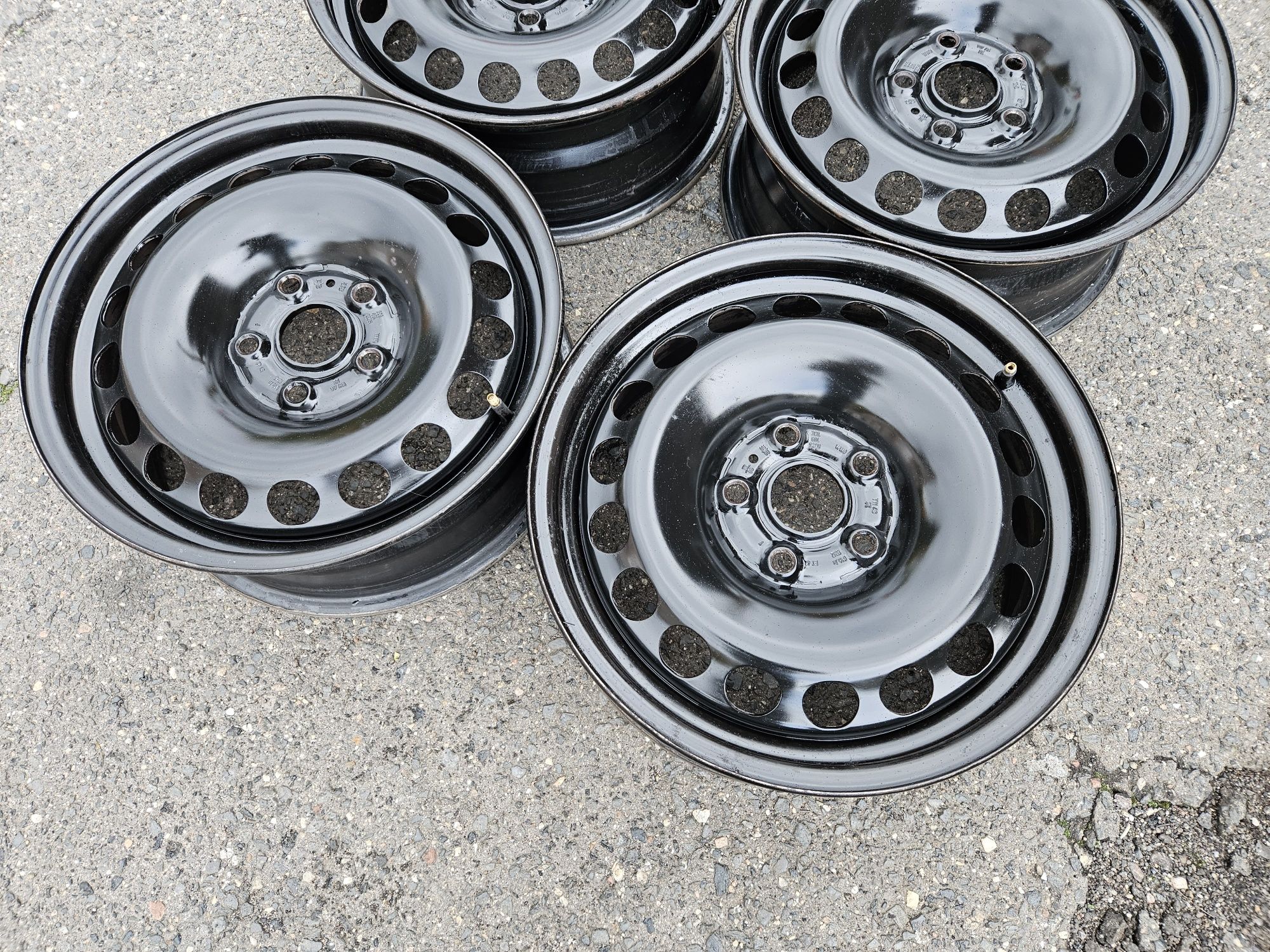 Komplet oryginalnych felg stalowych VW Audi 16" Cali 5x112 ET44  Skoda