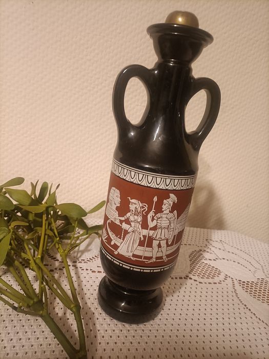 Stary wazon z lat 70 -tych po Jim Beam Cleopatra