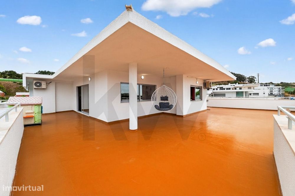 T2 com terraço magnífico em Barcarena