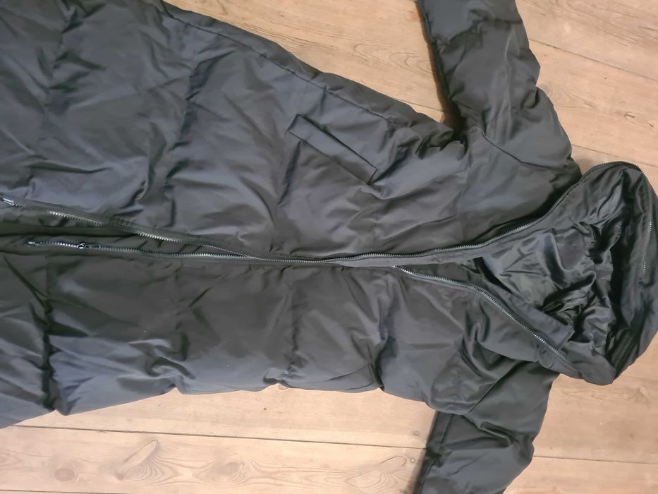 Czarna długa kurtka/ płaszcz zimowy