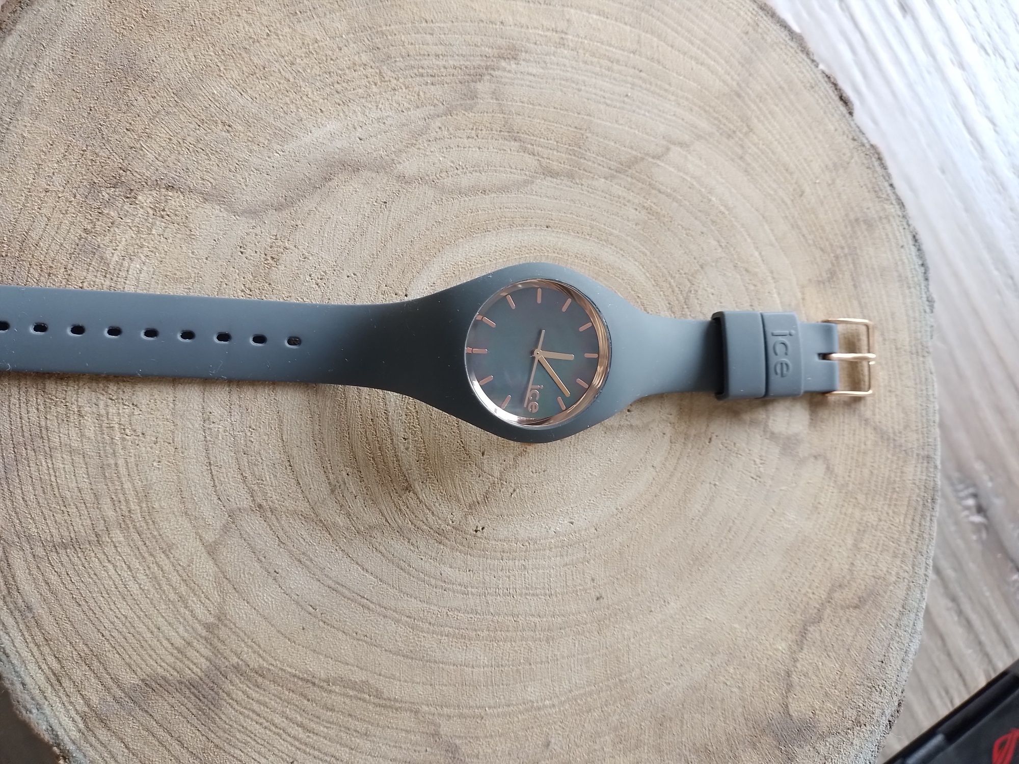 Relógio  ice watch novo sem etiqueta  com mostrador em madrepérola