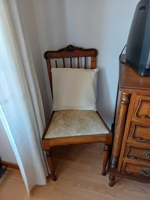 Mobília de quarto de casal com gavetões