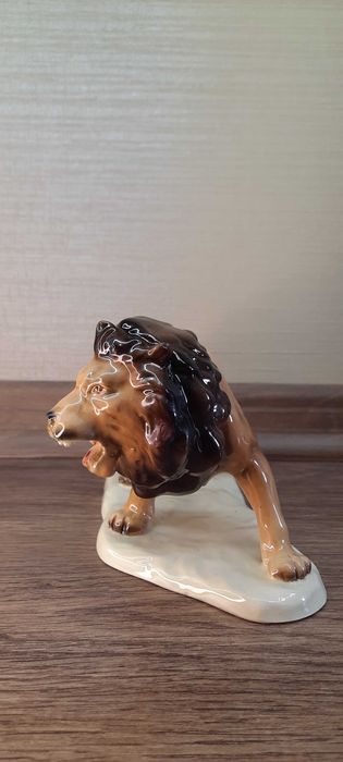 Статуэтка " Лев " керамика Германия.Смотрите все мои объявления!