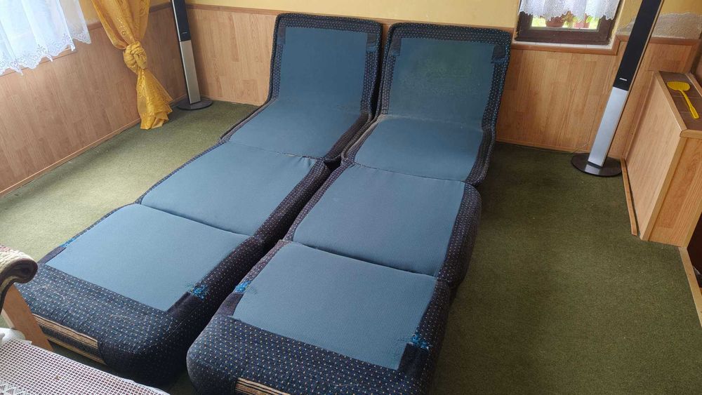 dwa fotele z funkcją spania