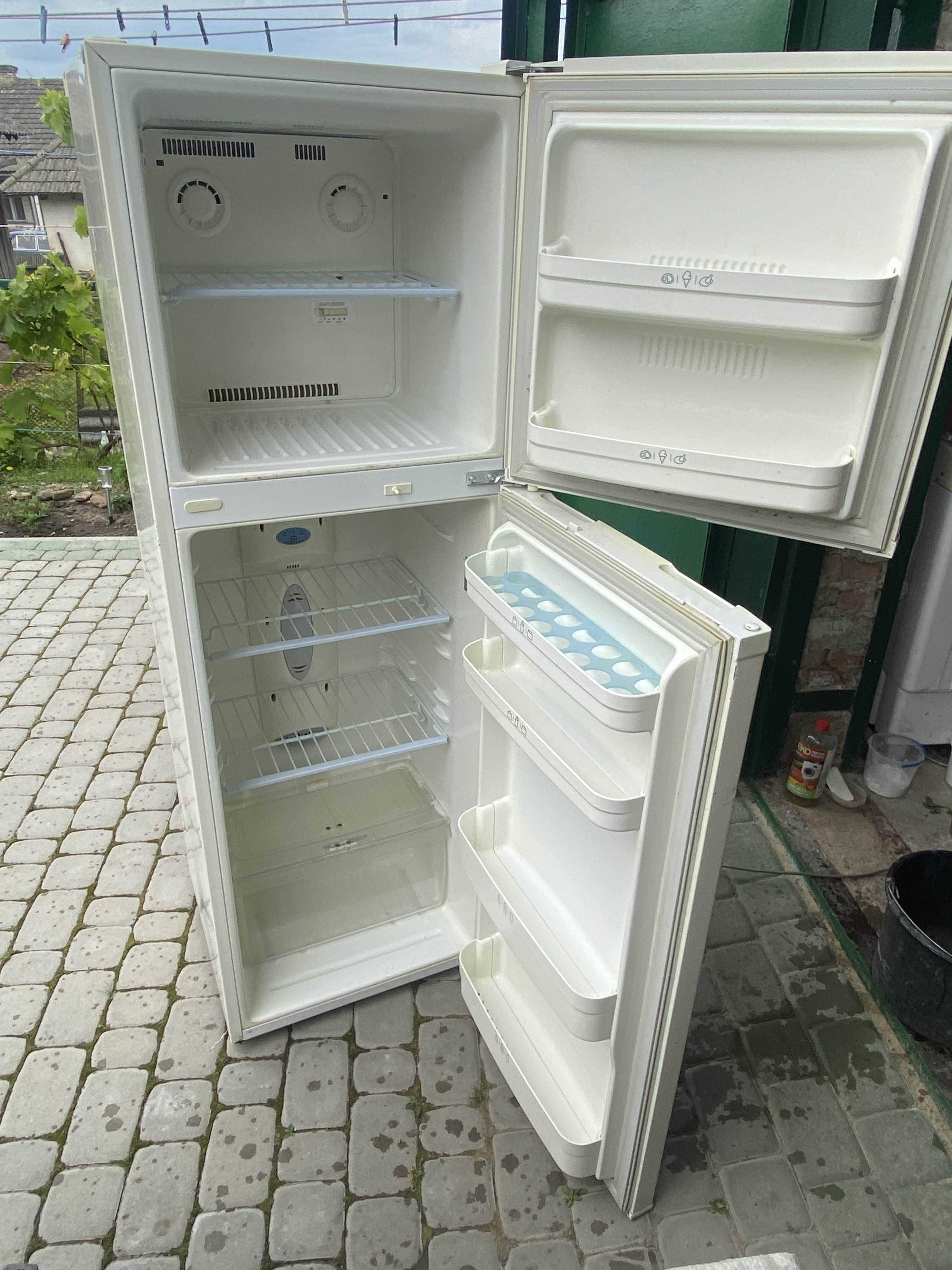 Продаю холодильник LG EXPRESS COOL