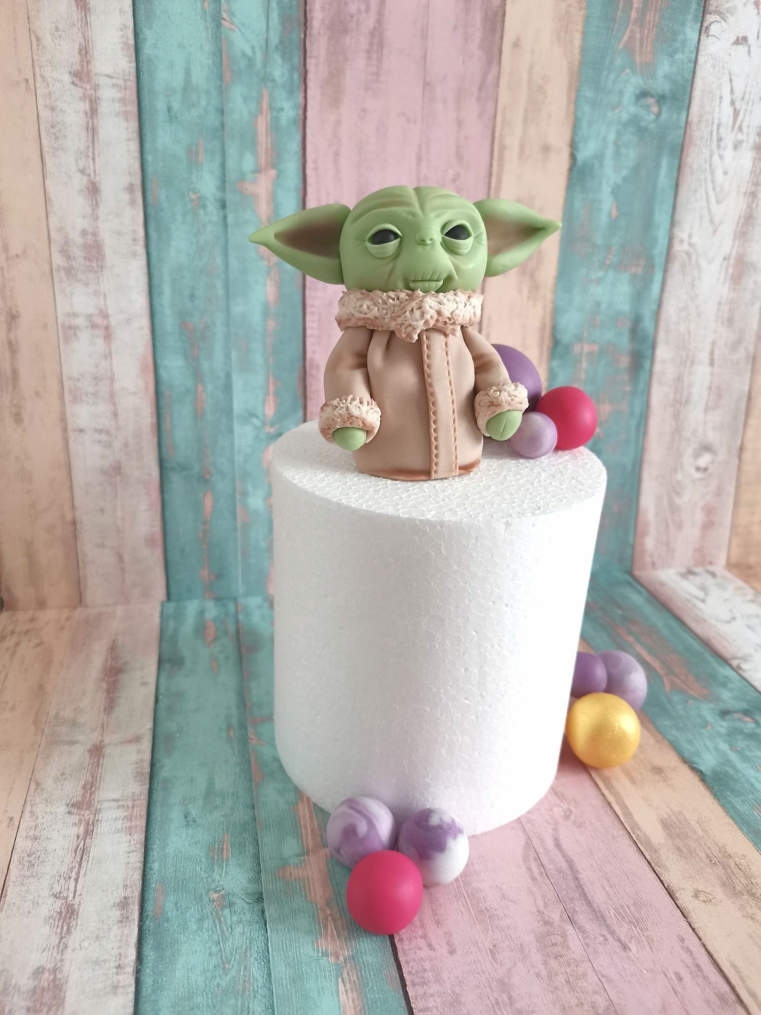 Figurka z masy cukrowej Baby Yoda