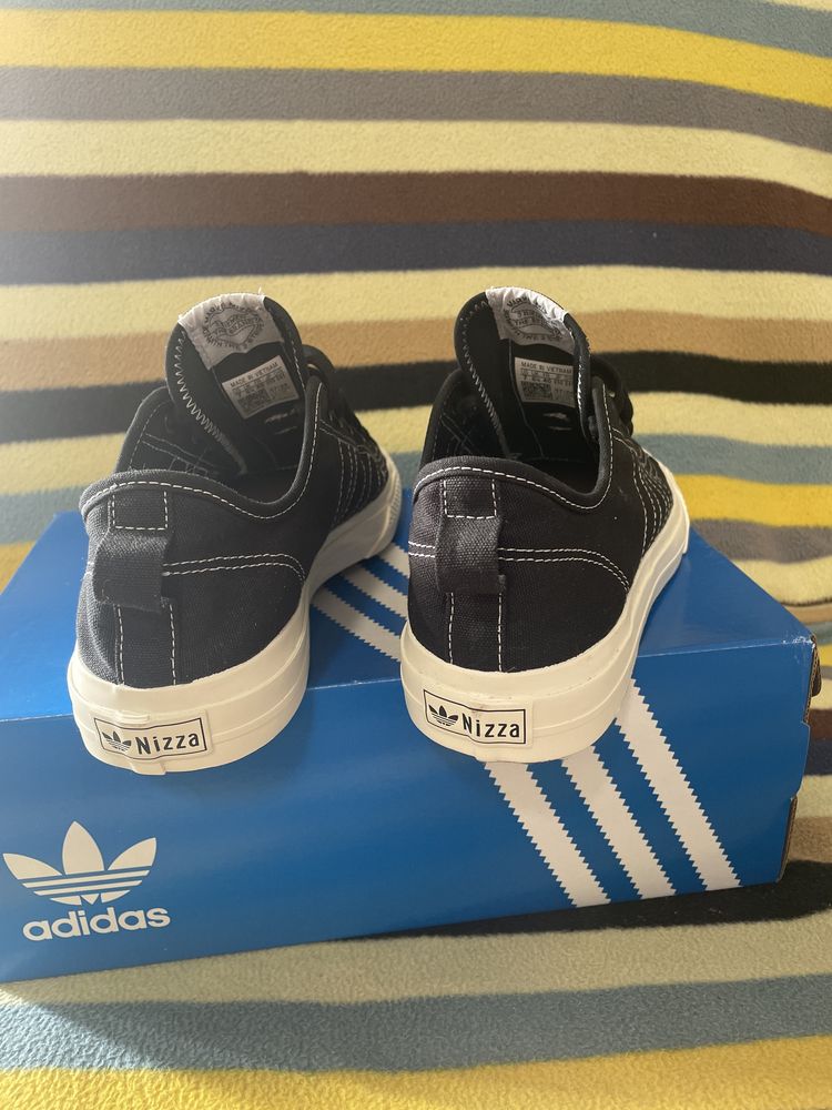 Sapatilhas adidas novas