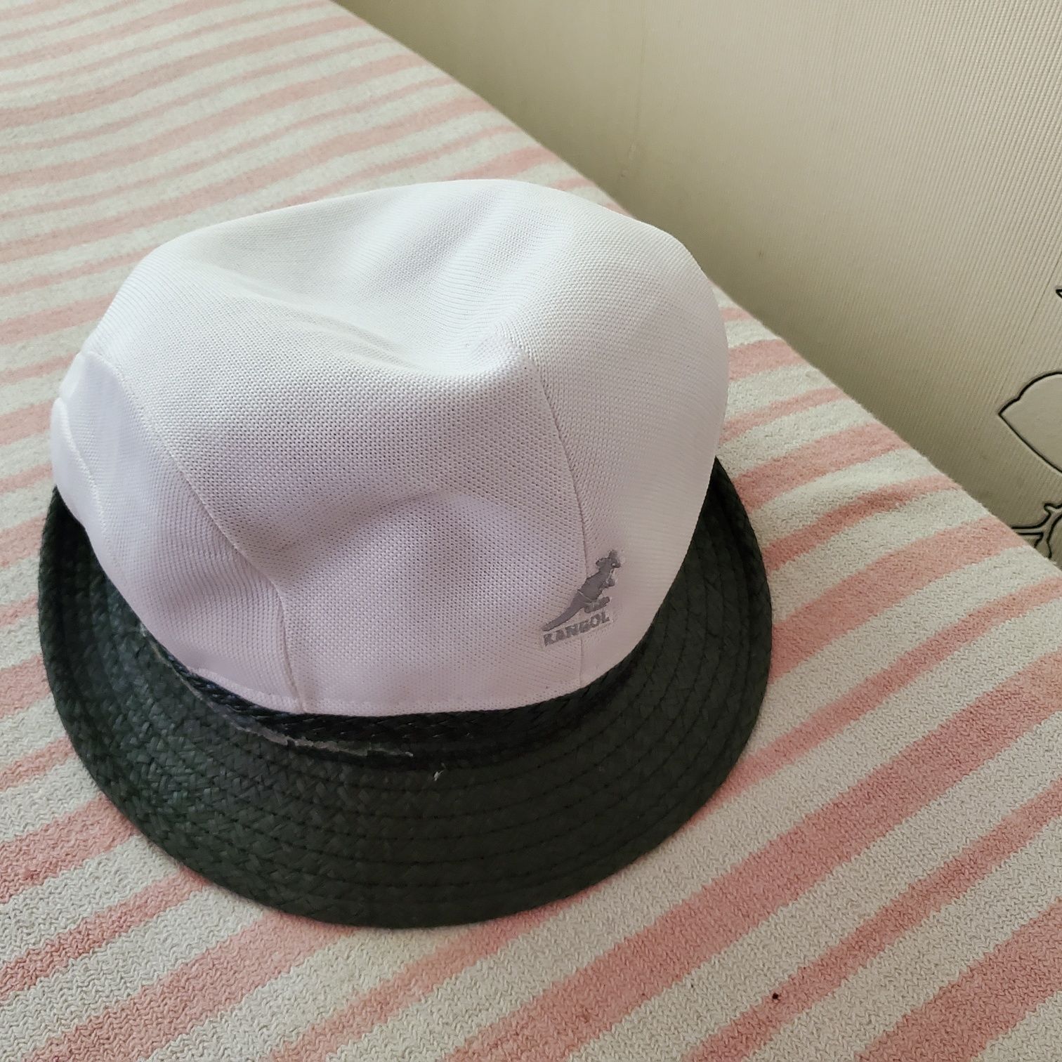 Кепи белое KANGOL
