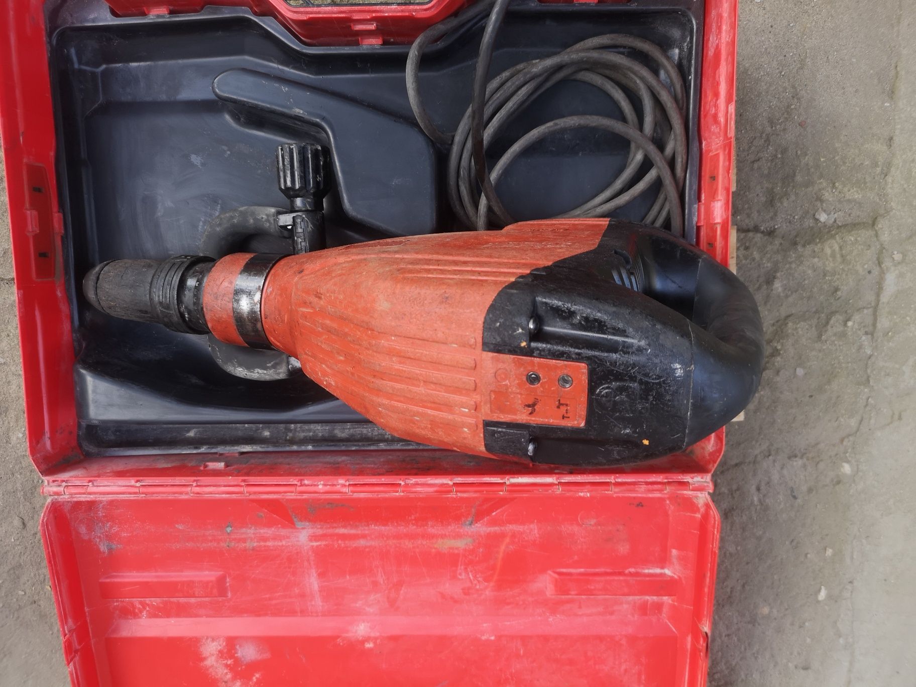 HILTI TE 700-AVR po serwisie TE700