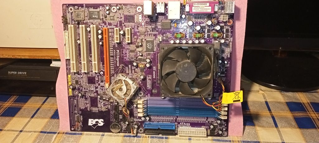 Материнская плата ECS  NFORCE4-A939