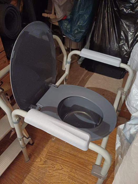 Taboret krzesło toaleta dla osoby chorej niepełnosprawnej