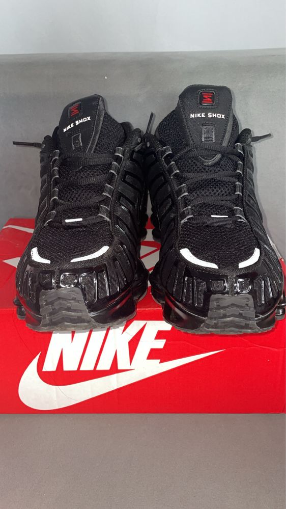 Nike shox czarne 45