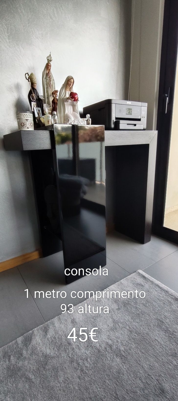 Consola preta 1m comprimento por 93 de altura