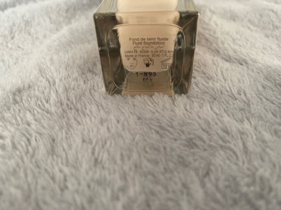 Givenchy Prisme Libre Skin-Caring Glow Foundation