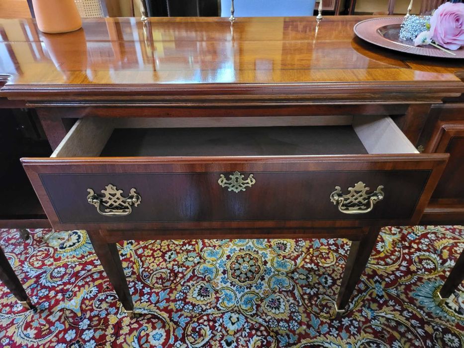 Aparador antigo - óptimo estado e qualidade