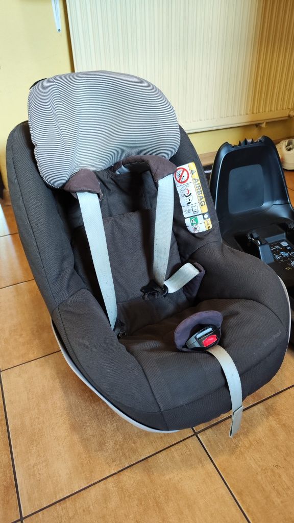 Fotelik maxi Cosi 2wayPearl z baza ISOFIX 2wayFix