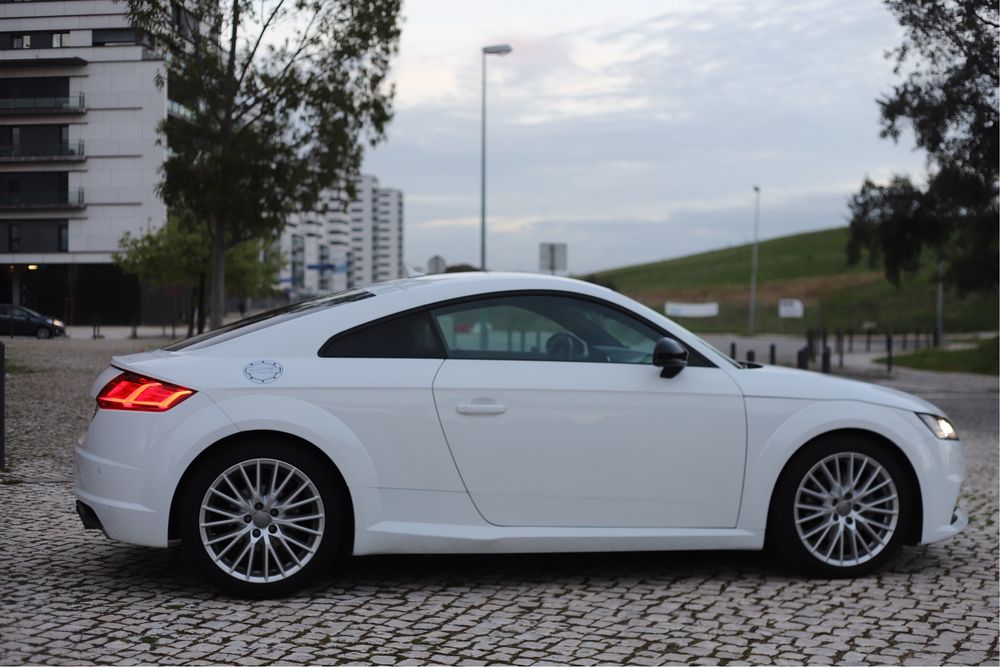 Audi TT (8S) Coupe 1.8 TFSI 180CV S tronic