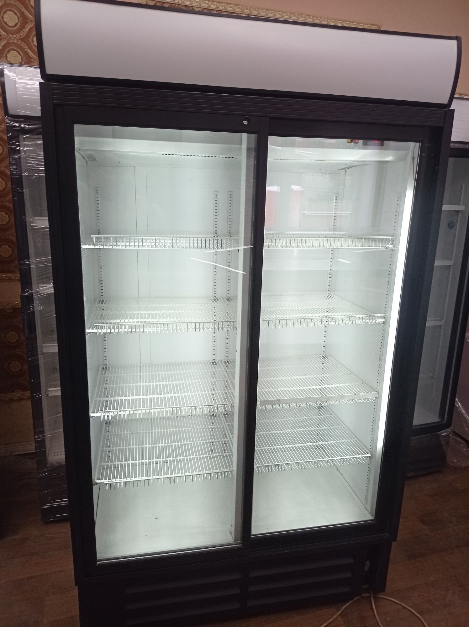 Холодильник INTER 950 л