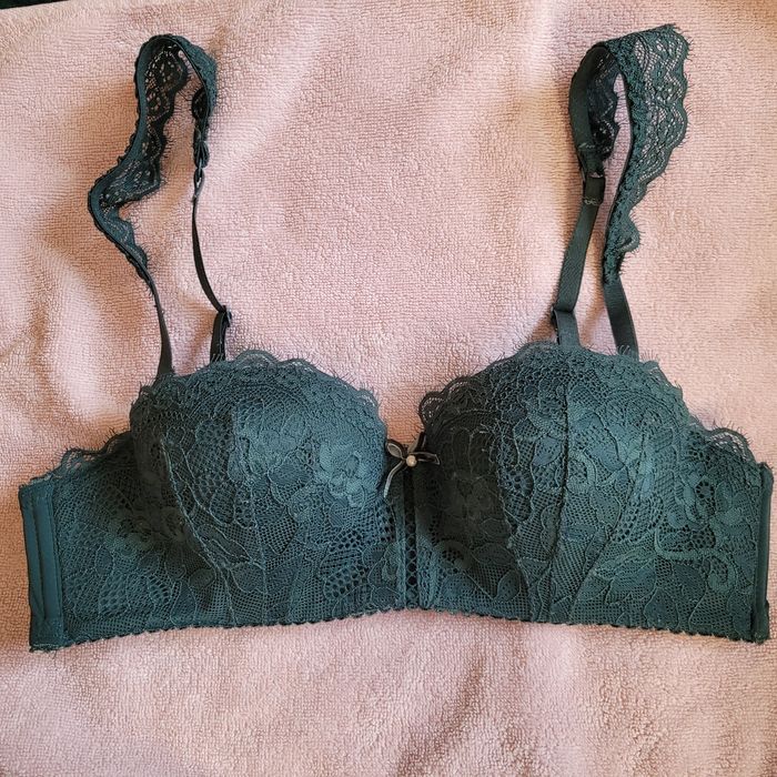 Зелений бюстгалтер 75B