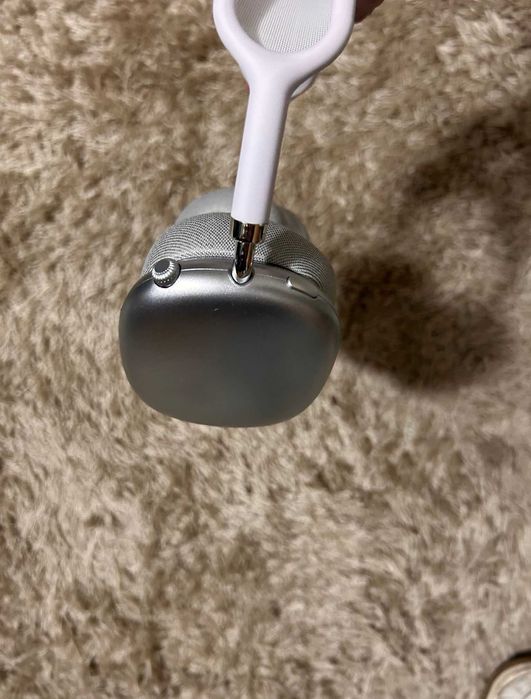 P9 White Headphones