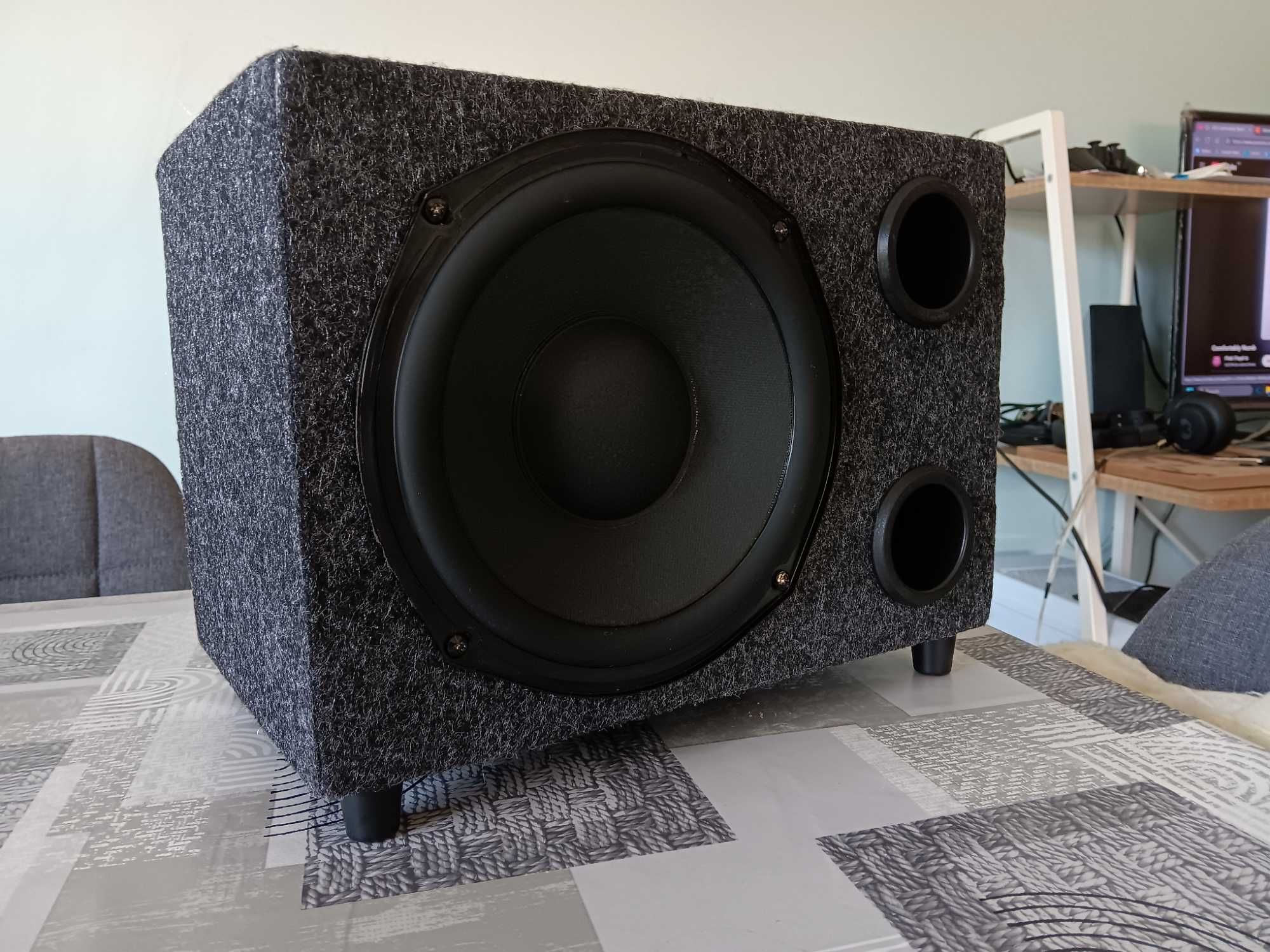 Subwoofer novo 200 watts
