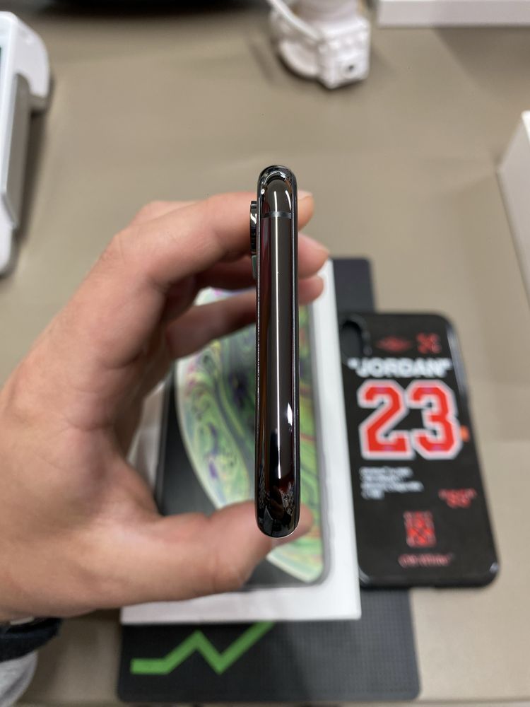 iPhone Xs,Space Gray,256GB