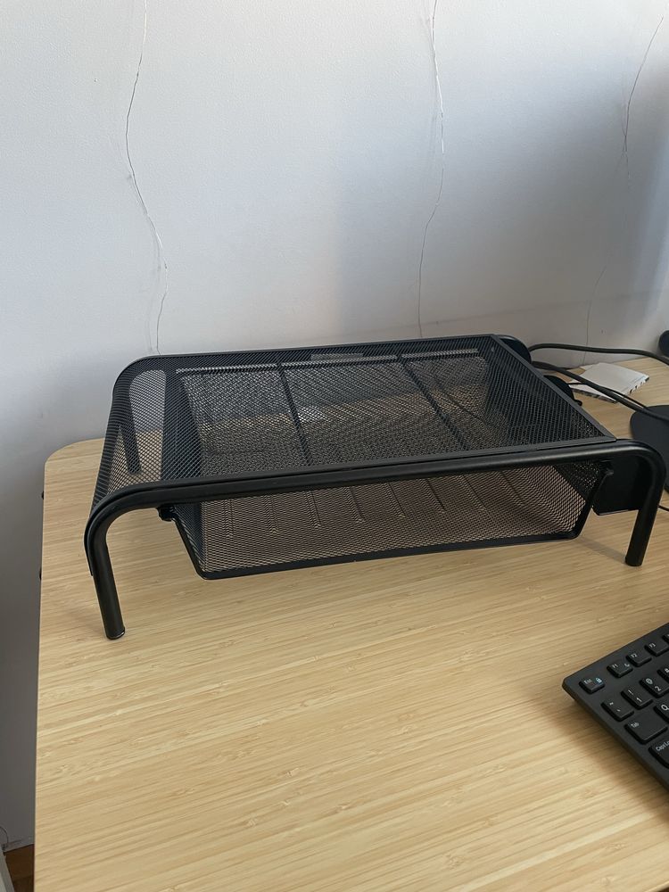 Podstawka pod monitor z szuflada z Ikea