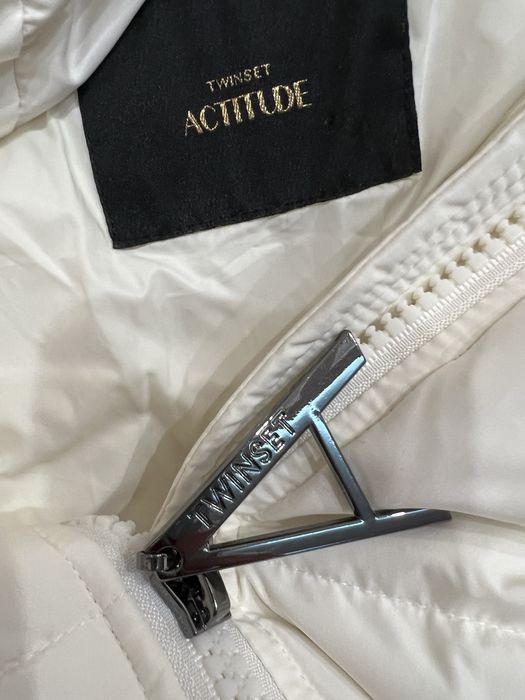 Светлое  пальто Twin set 48/54