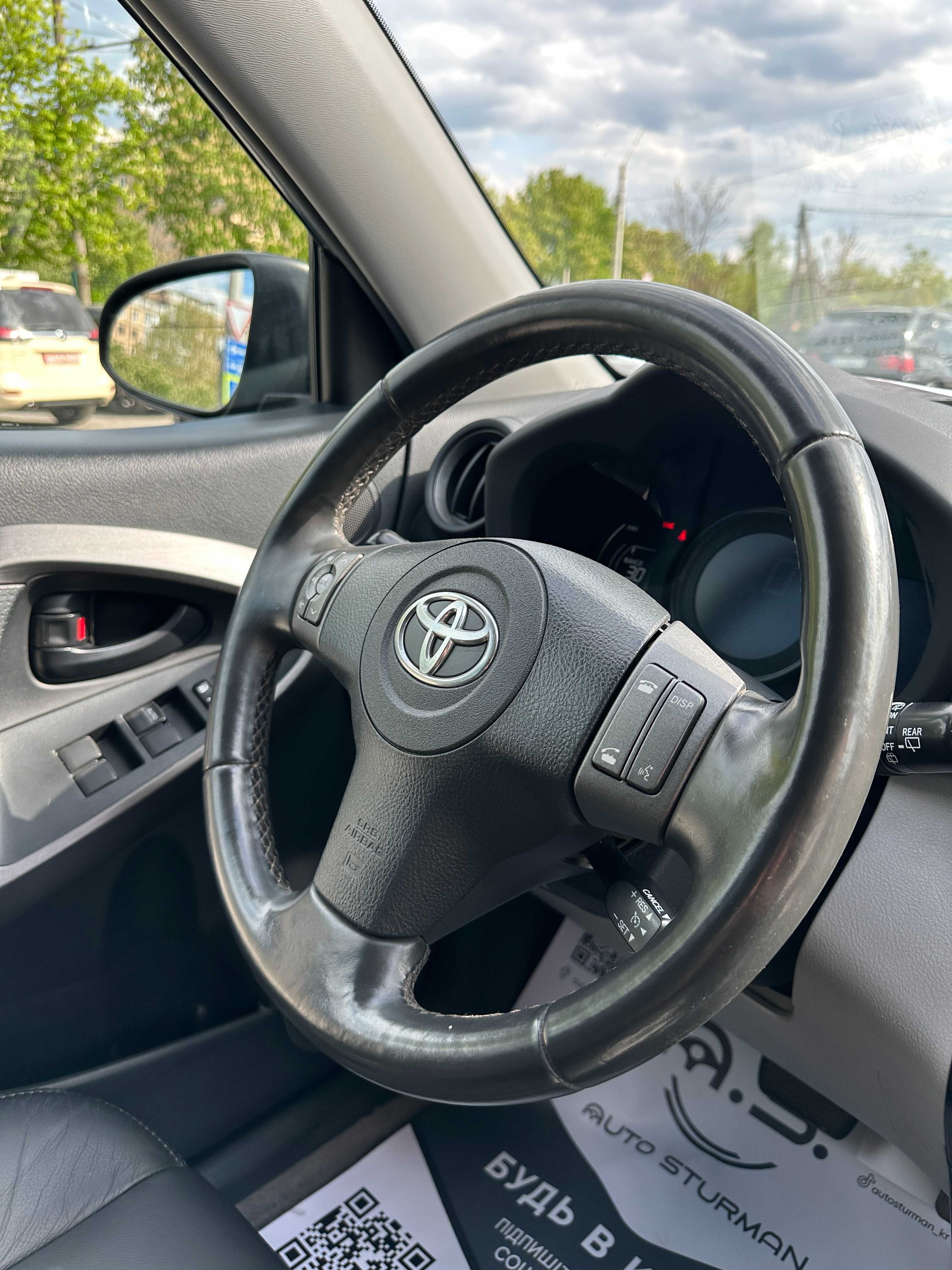 Продам Toyota RAV 4 EV 2013 рік можлива розстрочка,кредит,обмін!