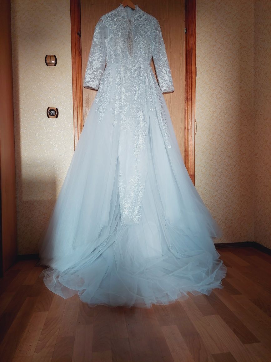 Весільна сукня з шлейфом, сукня з бісером,,свадебное платье р М- Л