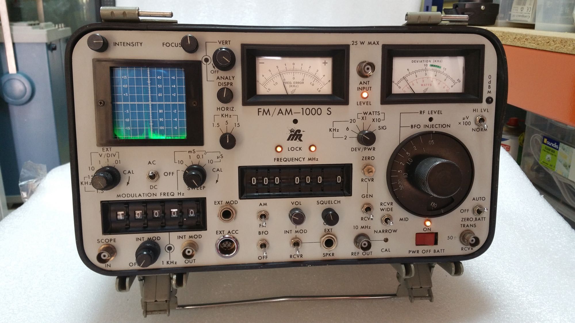 Communications Service MONITOR IFR-100S