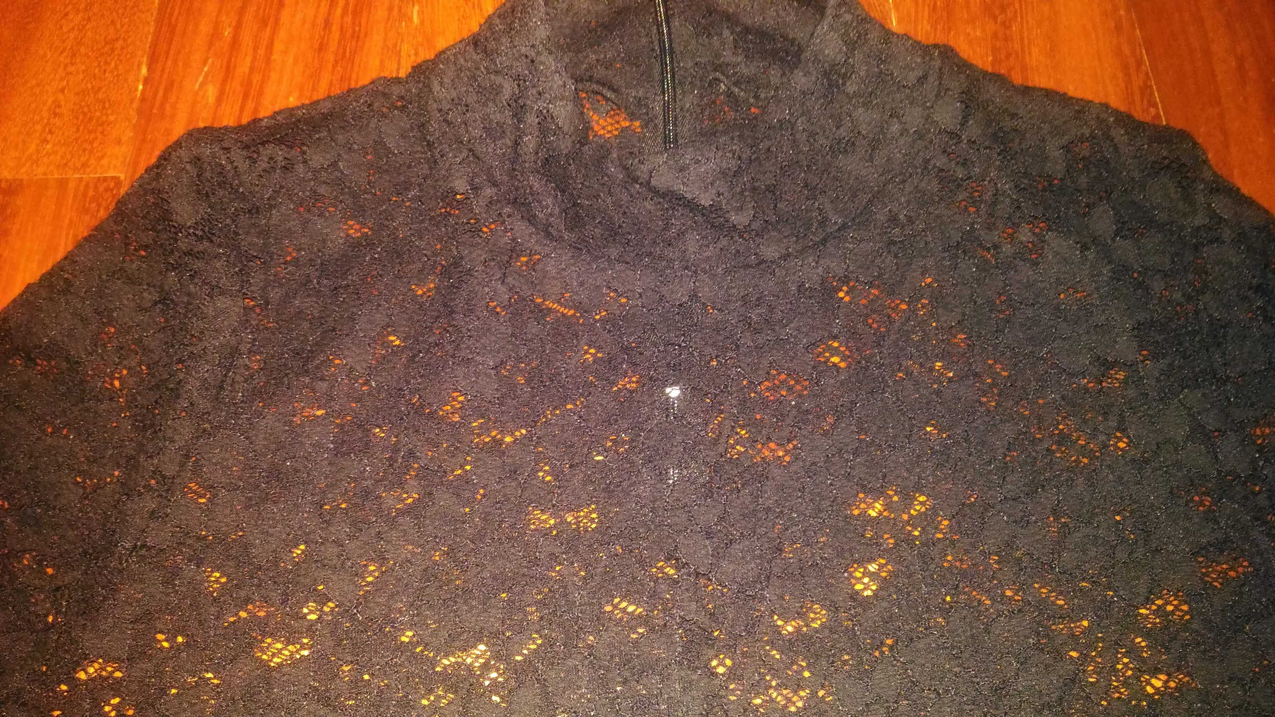 Camisola em renda de marca. Nova. Sem uso.