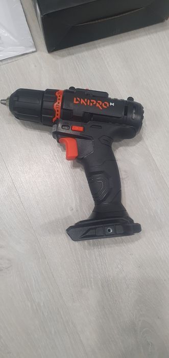 Шуруповерт ДніпроМ СD-218 акумулятор зарадка